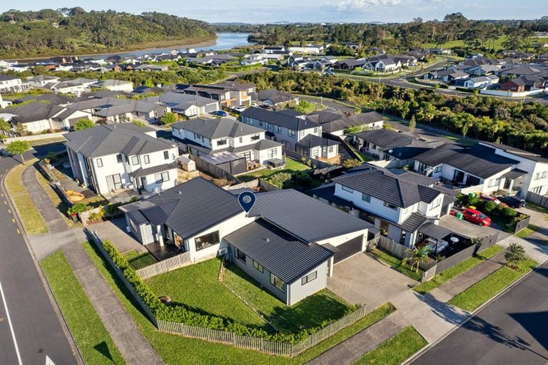 Photo of property in 5 Byron Drury Way, Riverhead, 0820