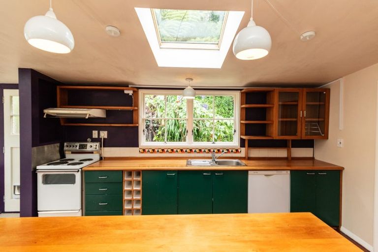 Photo of property in 11 Levina Avenue, Aro Valley, Wellington, 6021