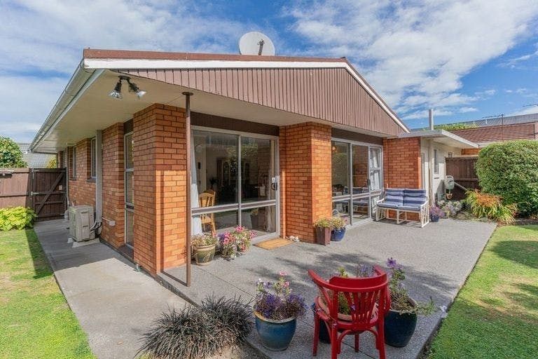 Photo of property in 9 Urella Place, Spreydon, Christchurch, 8024