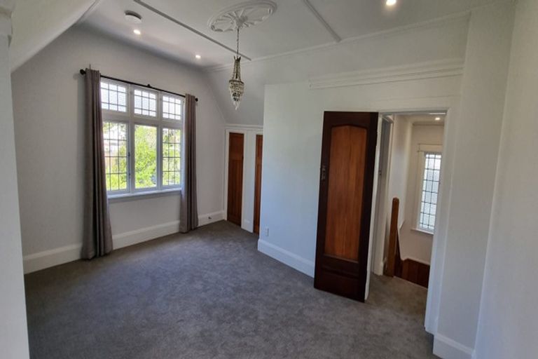 Photo of property in 16 Raroa Road, Kelburn, Wellington, 6012