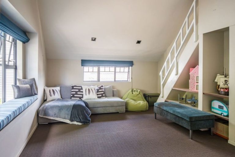 Photo of property in 374 Muritai Road, Eastbourne, Lower Hutt, 5013