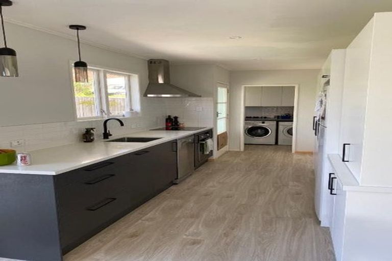 Photo of property in 33 Seon Place, Birkdale, Auckland, 0626