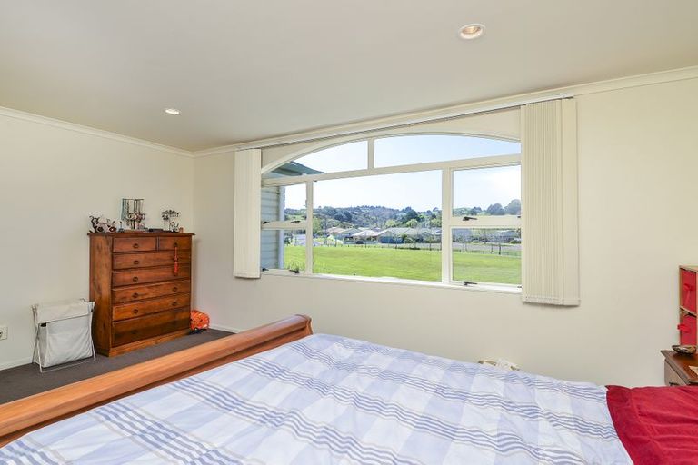 Photo of property in 12 Lime Crescent, Papakura, 2110