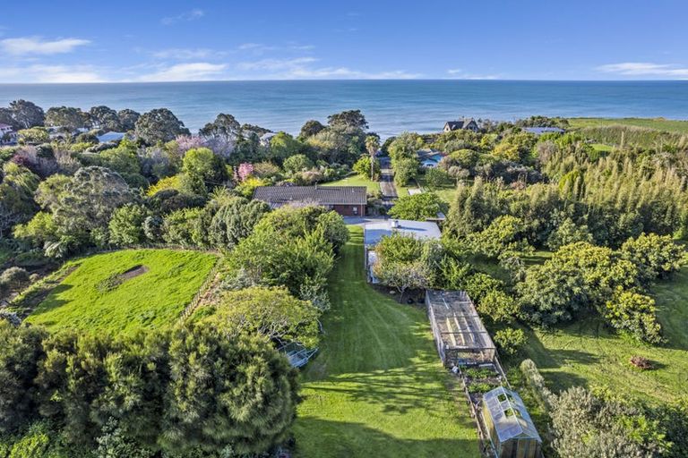 Photo of property in 18 Onaero Beach Road, Onaero, Waitara, 4383