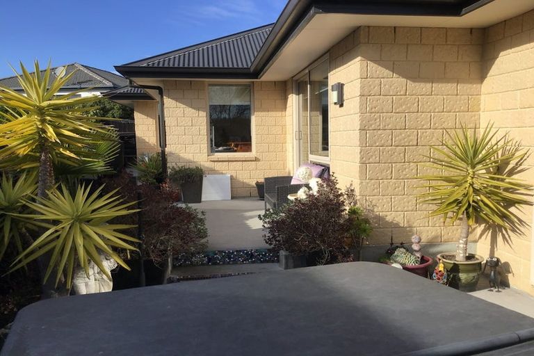 Photo of property in 20 Titirangi Crescent, Parklands, Christchurch, 8083