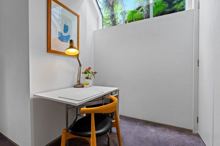 Photo of property in 12b Parr Terrace, Castor Bay, Auckland, 0620