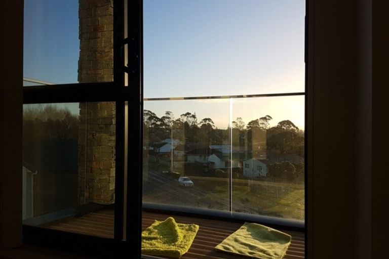 Photo of property in 2/7 Wallson Crescent, Wiri, Auckland, 2104