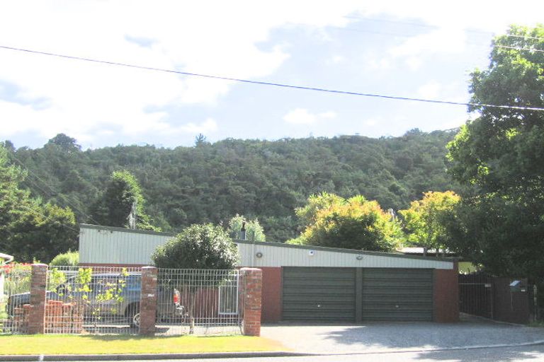 Photo of property in 93 Plateau Road, Te Marua, Upper Hutt, 5018