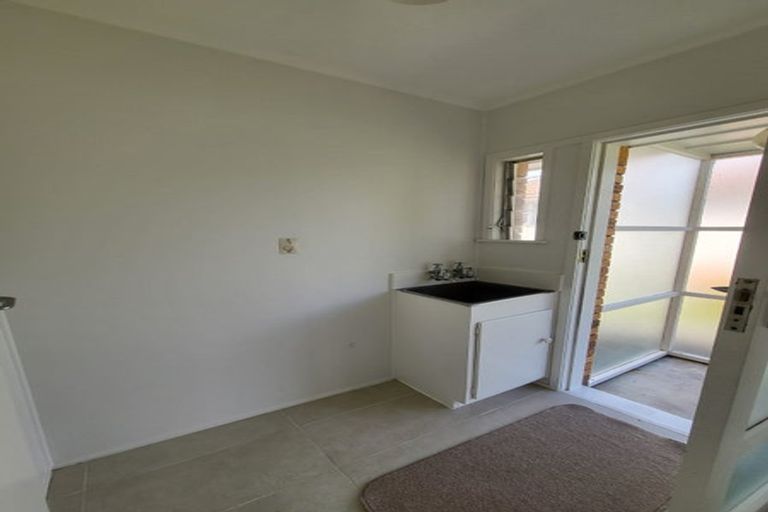 Photo of property in 2/8 Ngataringa Road, Devonport, Auckland, 0624