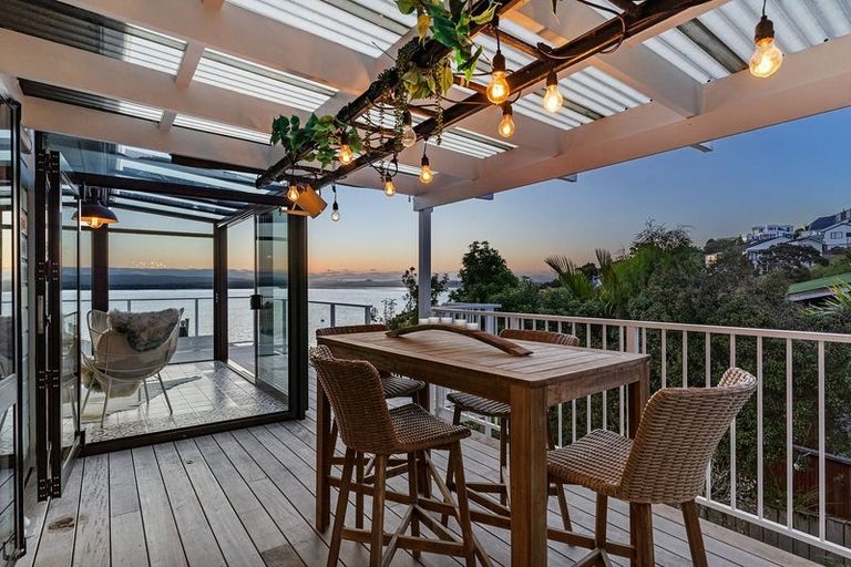 Photo of property in 5 Poaka Place, Beach Haven, Auckland, 0626