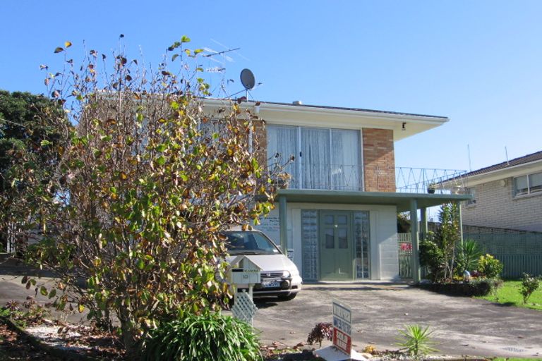 Photo of property in 10 Bodi Place, Te Atatu South, Auckland, 0610