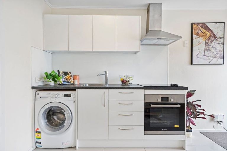 Photo of property in 24a Poruru Close, Papakura, 2110