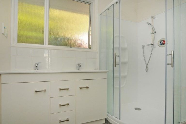 Photo of property in 61 Allington Road, Karori, Wellington, 6012