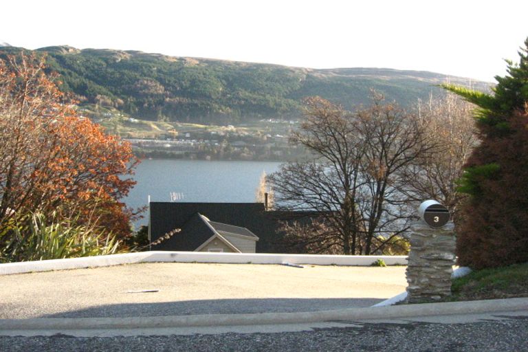 Photo of property in 3 Lewis Road, Kelvin Heights, Queenstown, 9300