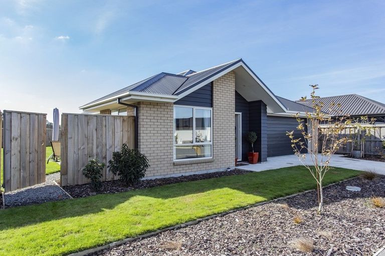 Photo of property in 10 Atap Place, Northwood, Christchurch, 8051