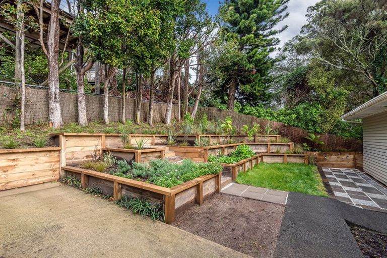 Photo of property in 2/39 Lysander Crescent, Beach Haven, Auckland, 0626