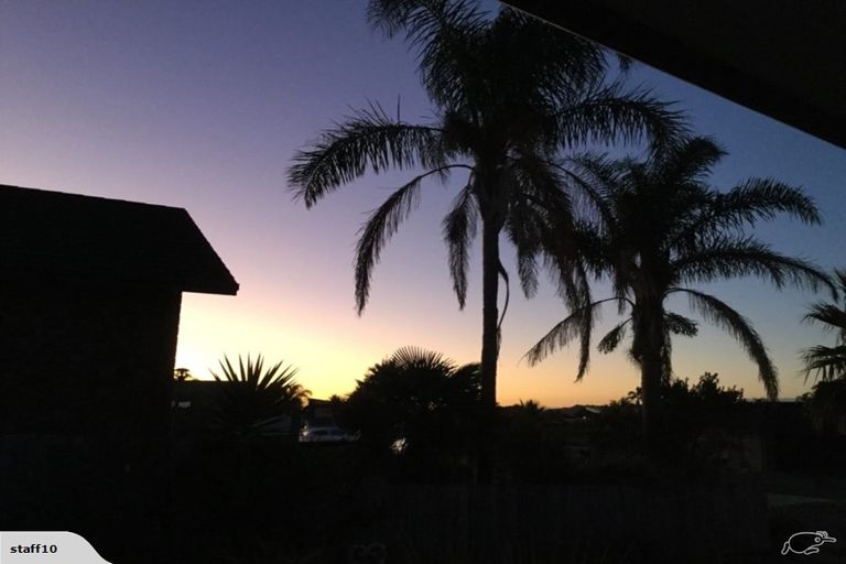 Photo of property in 12 O'farrell Drive, One Tree Point, 0118