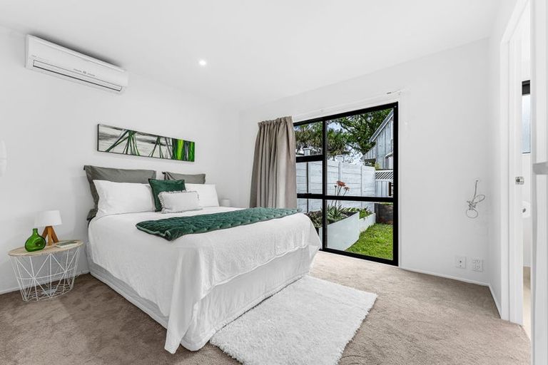 Photo of property in 18 Lanham Lane, Massey, Auckland, 0614