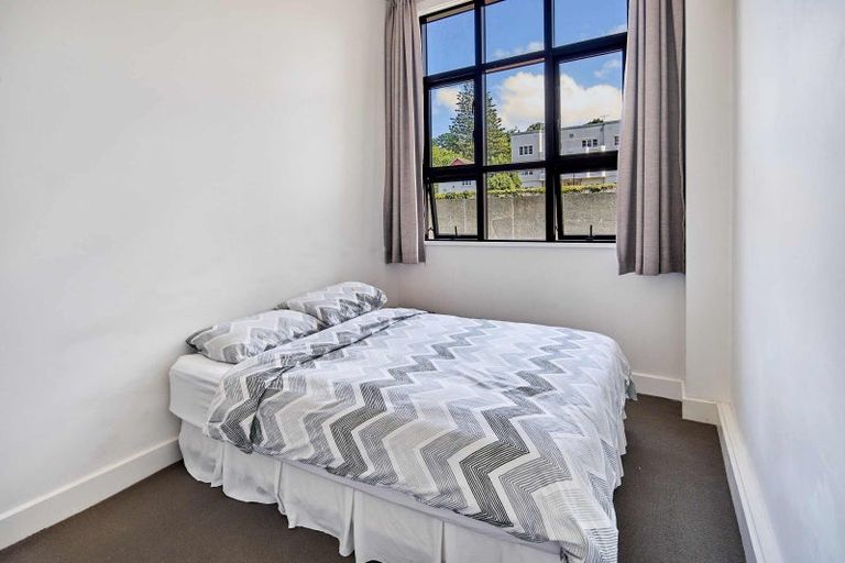 Photo of property in Augusta Apartments, 10/254 Willis Street, Te Aro, Wellington, 6011