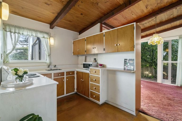 Photo of property in 6 Penton Road, Stanmore Bay, Whangaparaoa, 0932