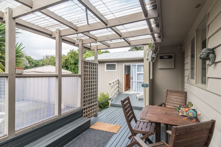 Photo of property in 40 Kaitawa Crescent, Paraparaumu, 5032