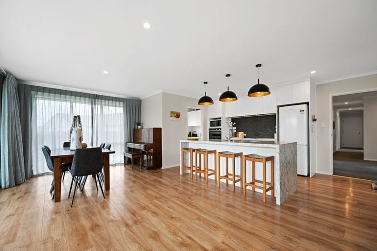 Photo of property in 18 Drower Glen, Flagstaff, Hamilton, 3210