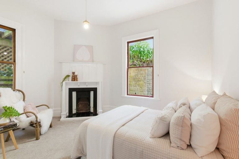 Photo of property in 16 Talavera Terrace, Kelburn, Wellington, 6012