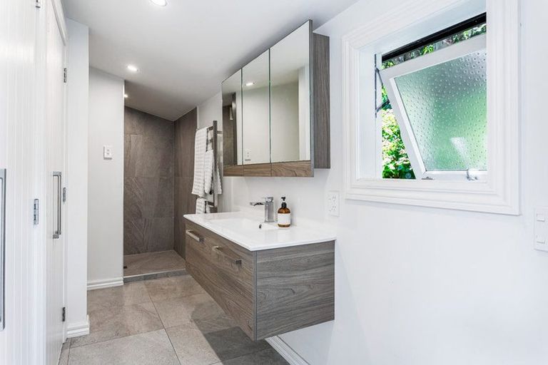 Photo of property in 80 Motutara Road, Muriwai, Waimauku, 0881