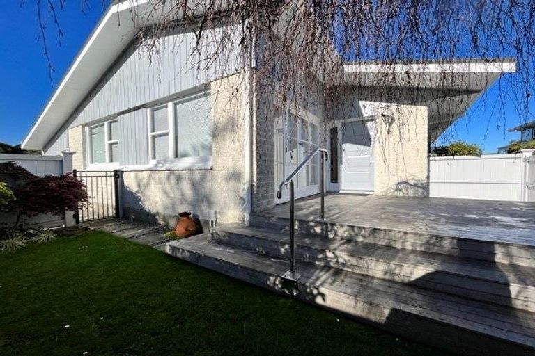 Photo of property in 48a Queens Grove, Hutt Central, Lower Hutt, 5010