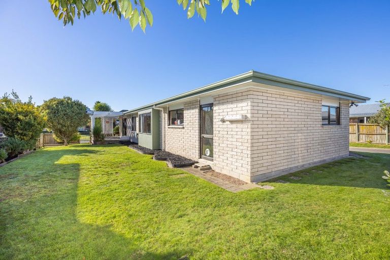 Photo of property in 16 Bramley Drive, Rototuna, Hamilton, 3210