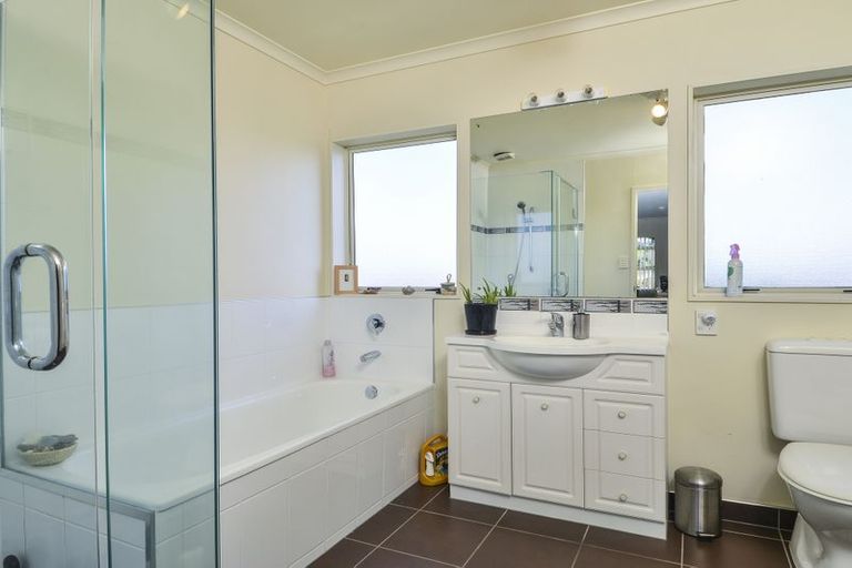 Photo of property in 12 Lime Crescent, Papakura, 2110