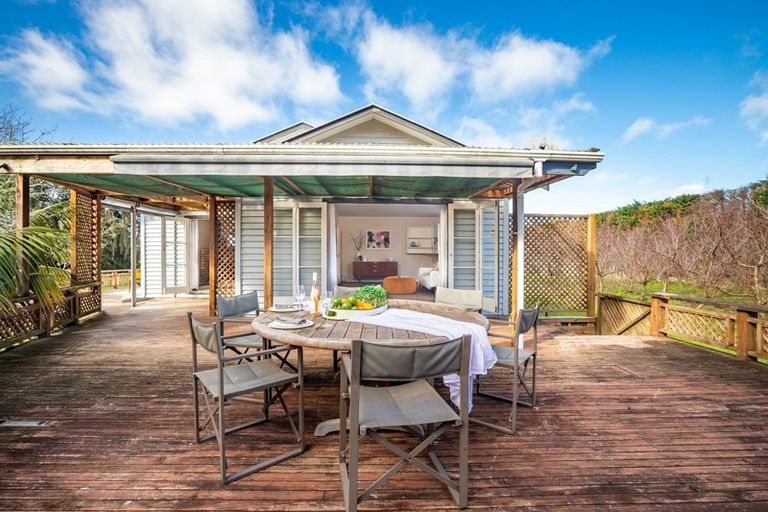 Photo of property in 80 Omaha Flats Road, Tawharanui Peninsula, Warkworth, 0986