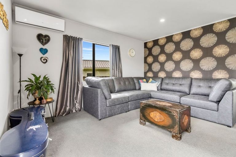 Photo of property in 8a Melleray Place, Randwick Park, Auckland, 2105
