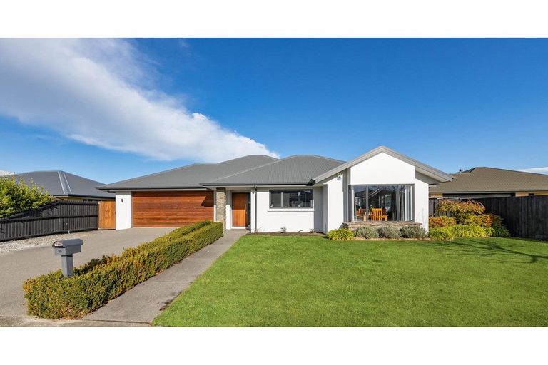 Photo of property in 16 Hampstead Close, Rangiora, 7400