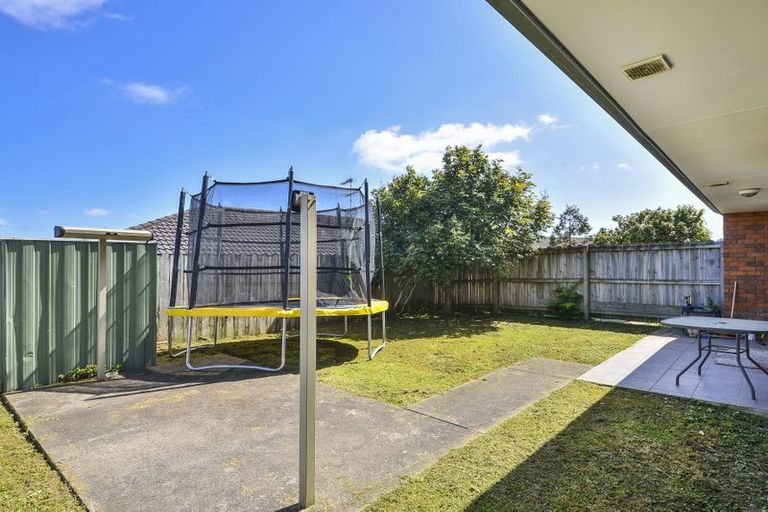 Photo of property in 12 Lime Crescent, Papakura, 2110
