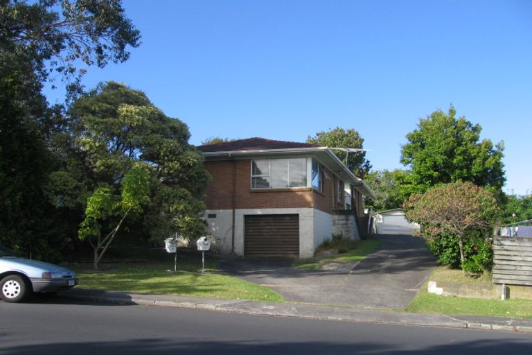 Photo of property in 1/112 Hillside Road, Glenfield, Auckland, 0627