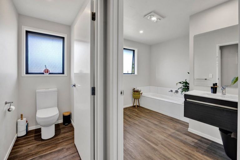 Photo of property in 10 Mercade Close, Stratford, 4332