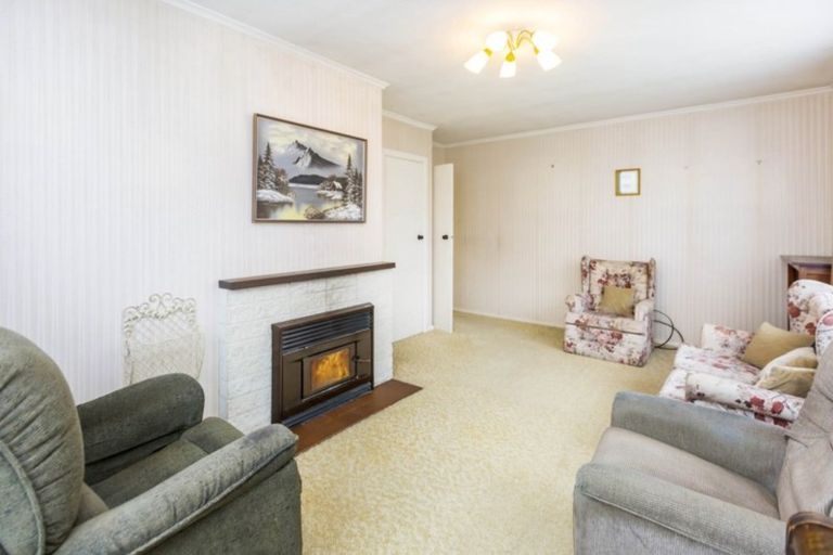 Photo of property in 5 Pearce Crescent, Taita, Lower Hutt, 5011