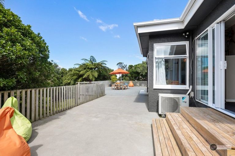 Photo of property in 51 Poto Road, Normandale, Lower Hutt, 5010
