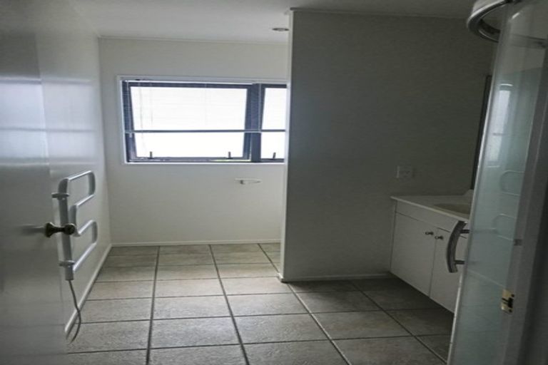 Photo of property in 1/8 Daria Place, Northpark, Auckland, 2013
