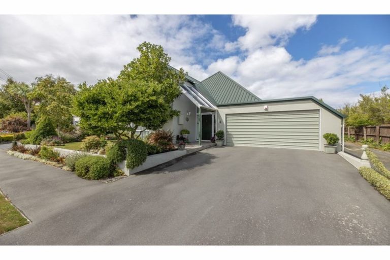 Photo of property in 46 Westgrove Avenue, Avonhead, Christchurch, 8042