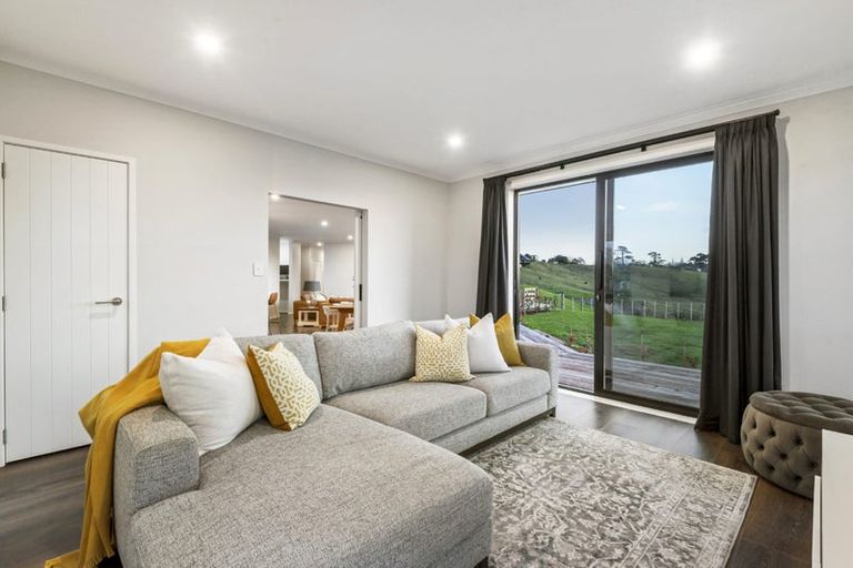 Photo of property in 71 Diamond Lane, Riverhead, 0793