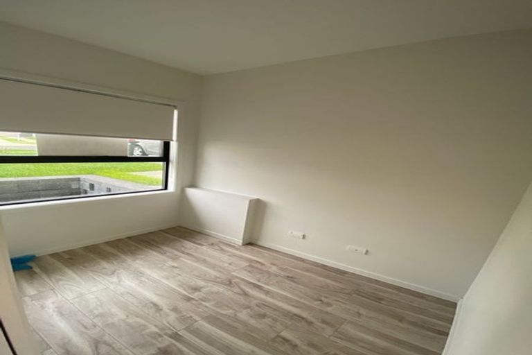 Photo of property in 6 Paina Crescent, Massey, Auckland, 0614