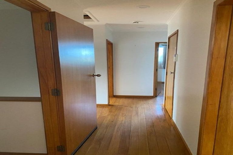 Photo of property in 5 Braemar Terrace, Johnsonville, Wellington, 6037