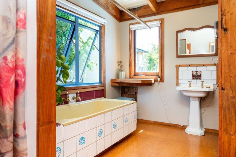 Photo of property in 21 Grove Road, Haumoana, 4102