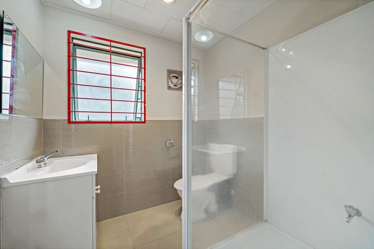 Photo of property in 11a Keeling Road, Henderson, Auckland, 0612