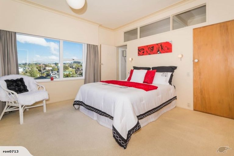 Photo of property in 1/27 Hythe Terrace, Mairangi Bay, Auckland, 0630