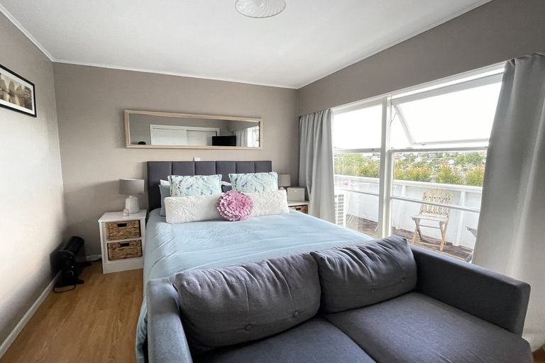 Photo of property in 117 Forrest Hill Road, Forrest Hill, Auckland, 0620