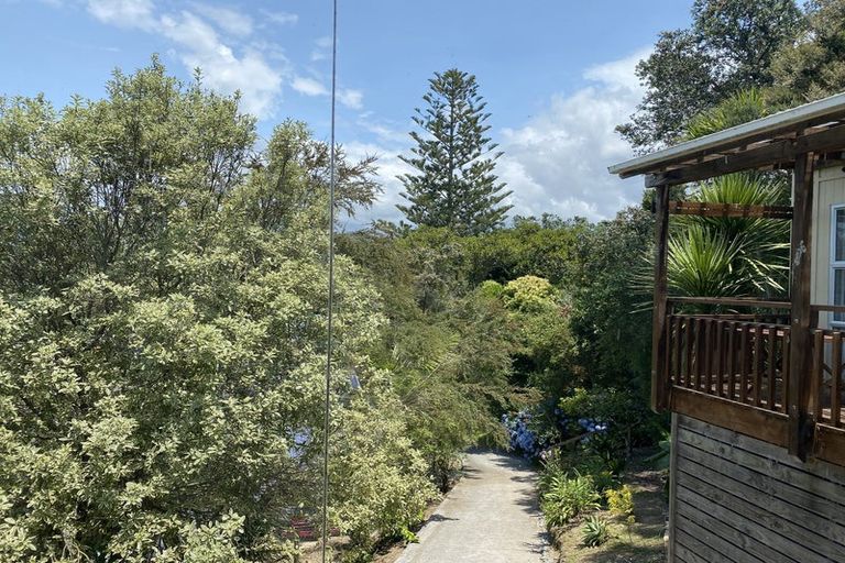 Photo of property in 71 Howard Road, Orere Point, Papakura, 2585
