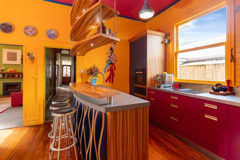 Photo of property in 62 Pirie Street, Mount Victoria, Wellington, 6011